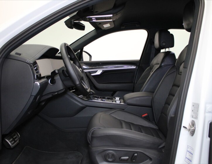 Volkswagen Touareg 6