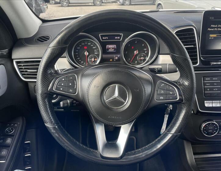 Mercedes-Benz GLS 10