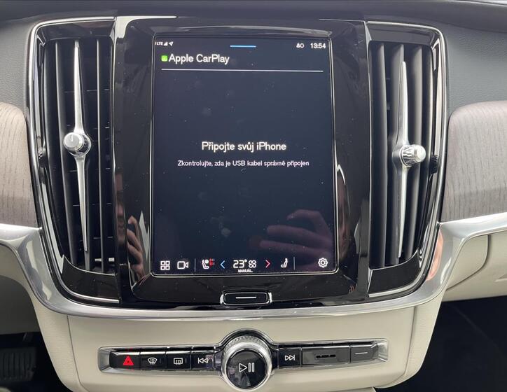 Volvo S90 25
