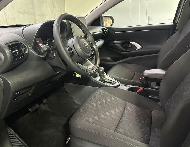 Toyota Yaris 9