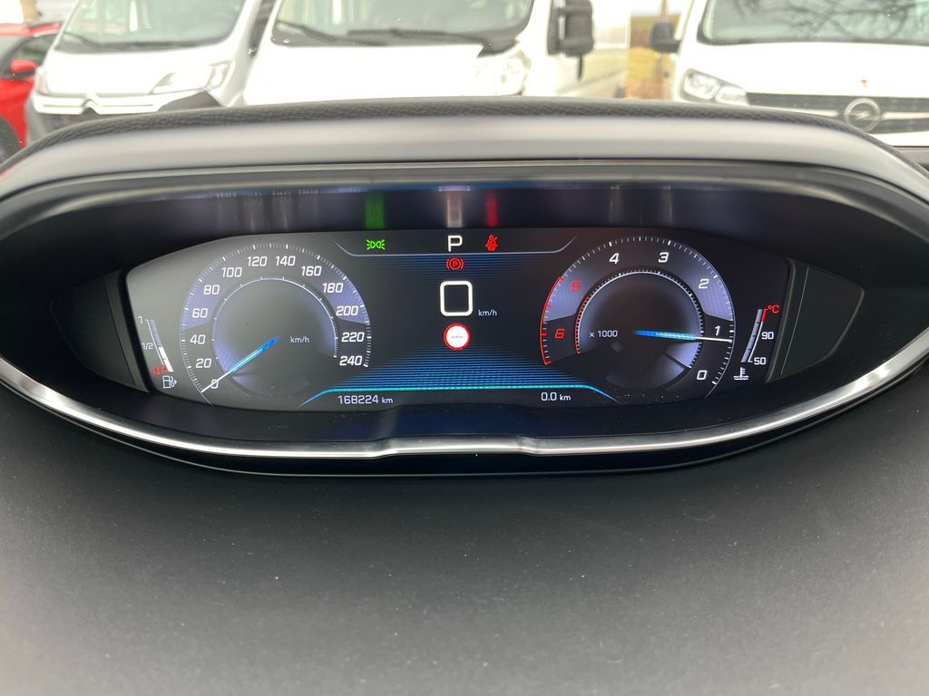 Peugeot 5008 13