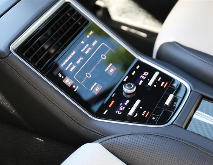 Porsche Panamera 42