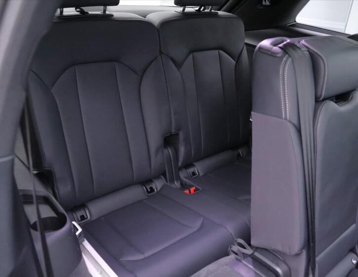 Audi Q7 15