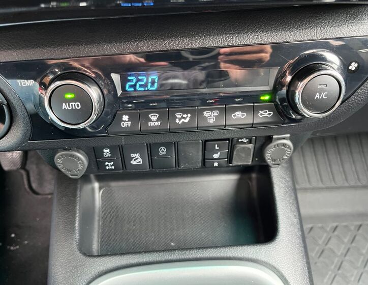 Toyota Hilux 23