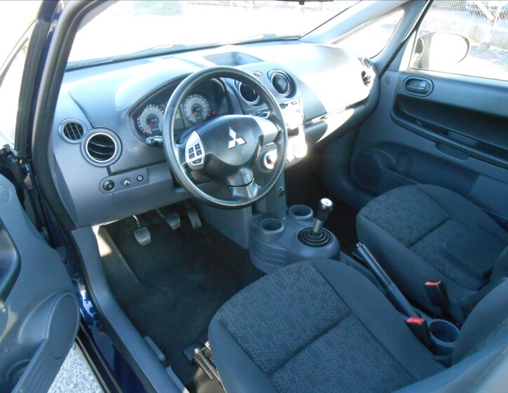 Mitsubishi Colt 7