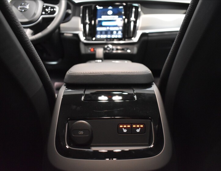 Volvo V90 44