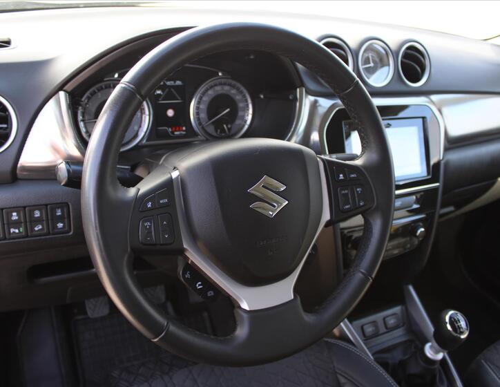 Suzuki Vitara 14