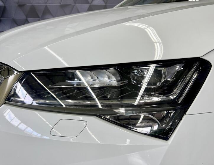 Škoda Superb 8