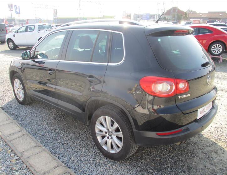 Volkswagen Tiguan 7