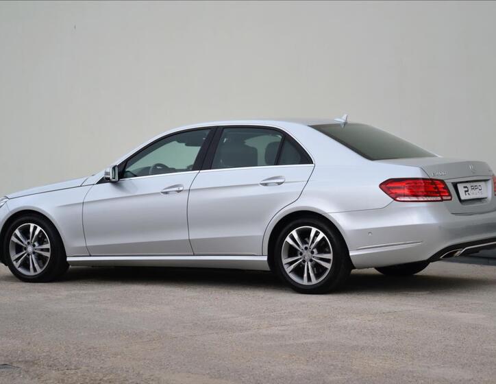 Mercedes-Benz Třídy E 8