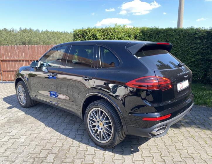 Porsche Cayenne 3
