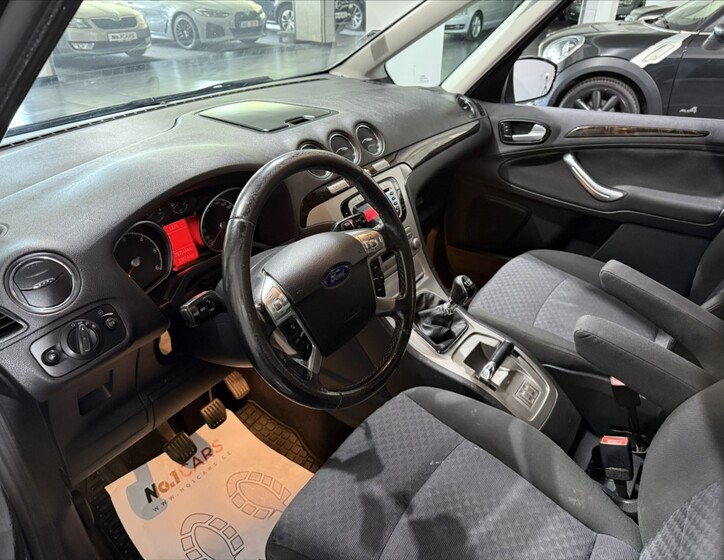Ford Galaxy 7