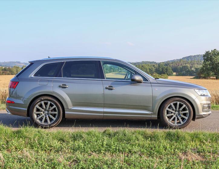 Audi Q7 8