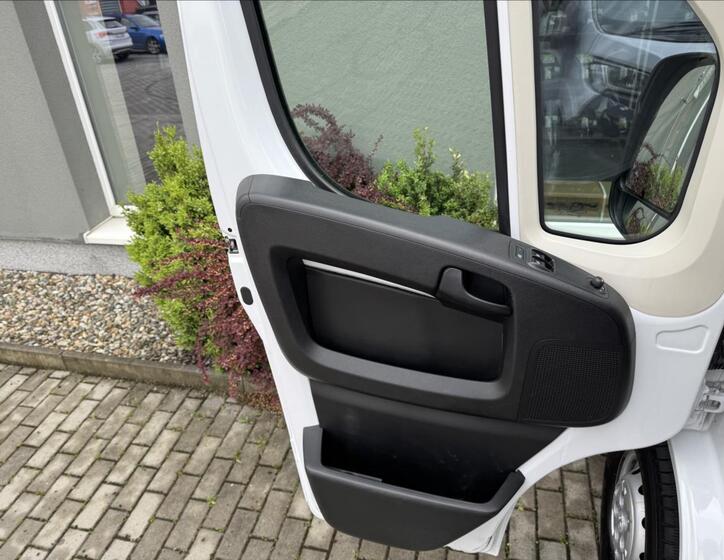 Peugeot Boxer 30