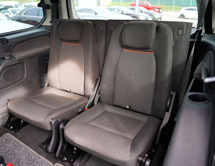 Ford Galaxy 32
