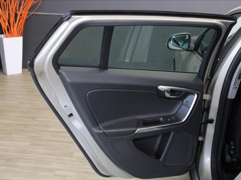 Volvo V60 14