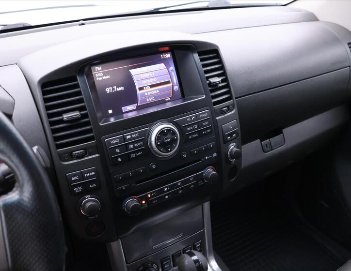 Nissan Navara 23