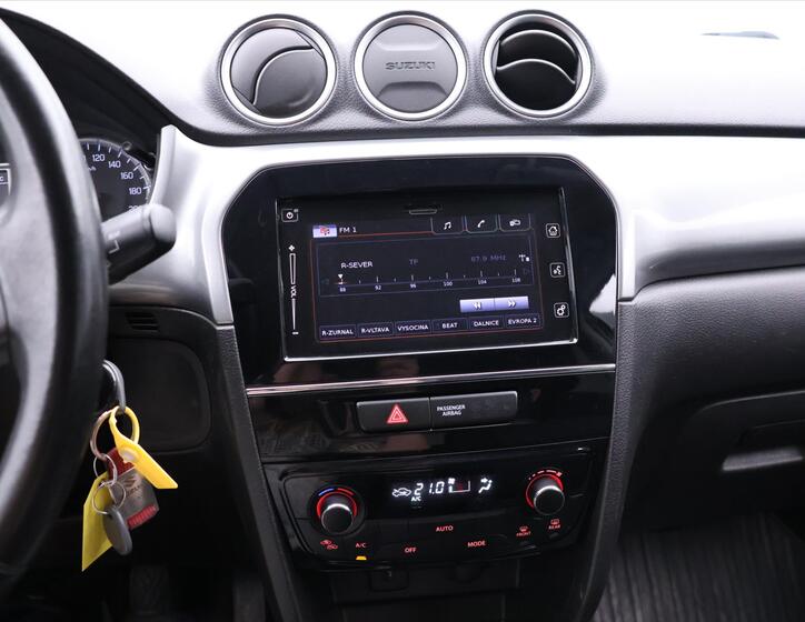 Suzuki Vitara 23