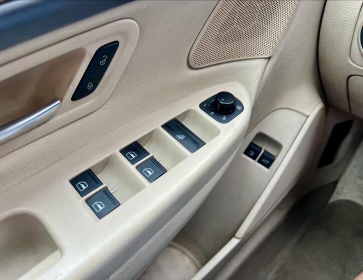Volkswagen EOS 13