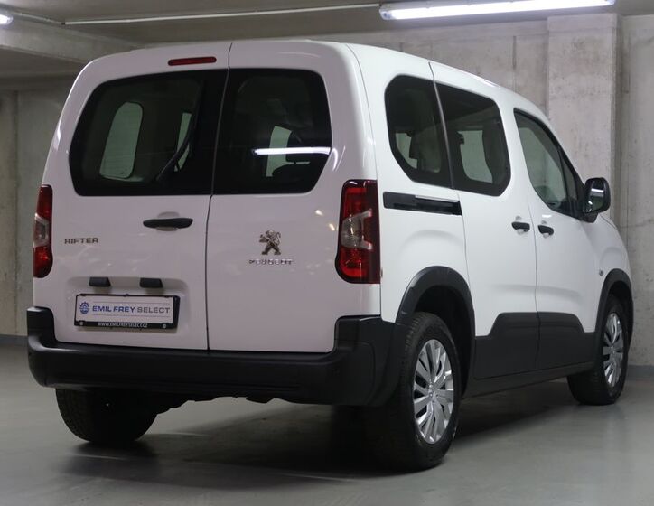 Peugeot Rifter 5