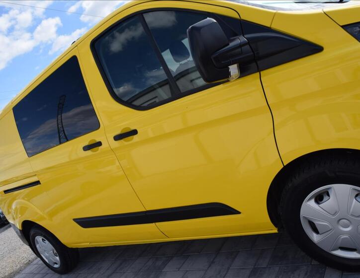 Ford Transit 9