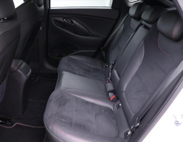 Hyundai i30 14