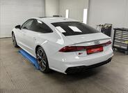 Audi S7 4
