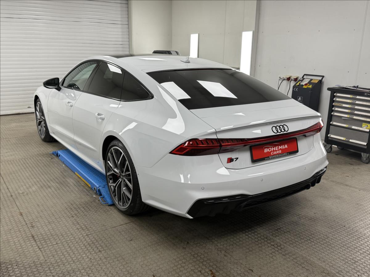 Audi S7