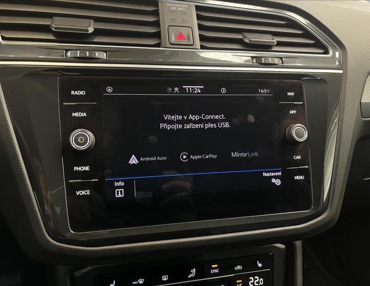 Volkswagen Tiguan 8