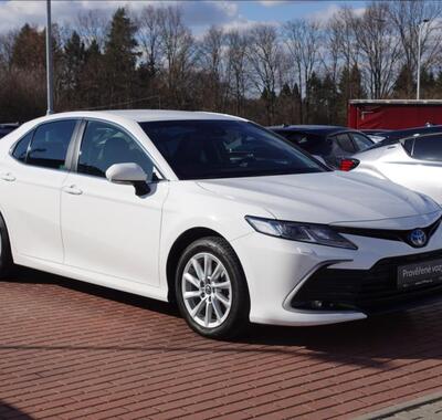 Toyota Camry 3