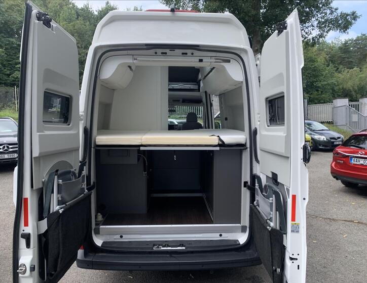 Volkswagen Grand California 16