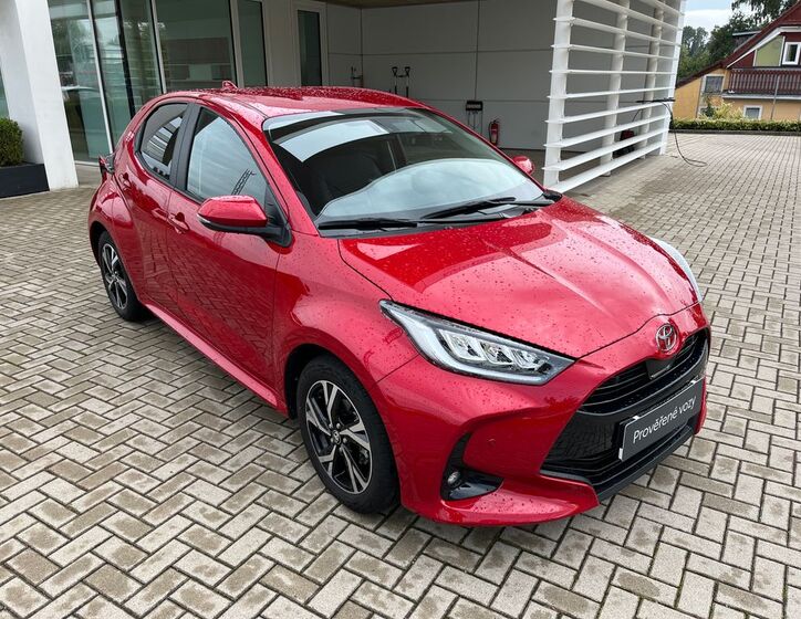 Toyota Yaris 8