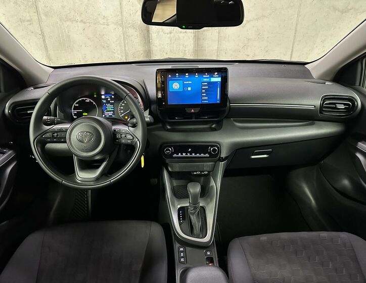 Toyota Yaris 16