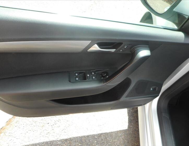 Volkswagen Passat 10