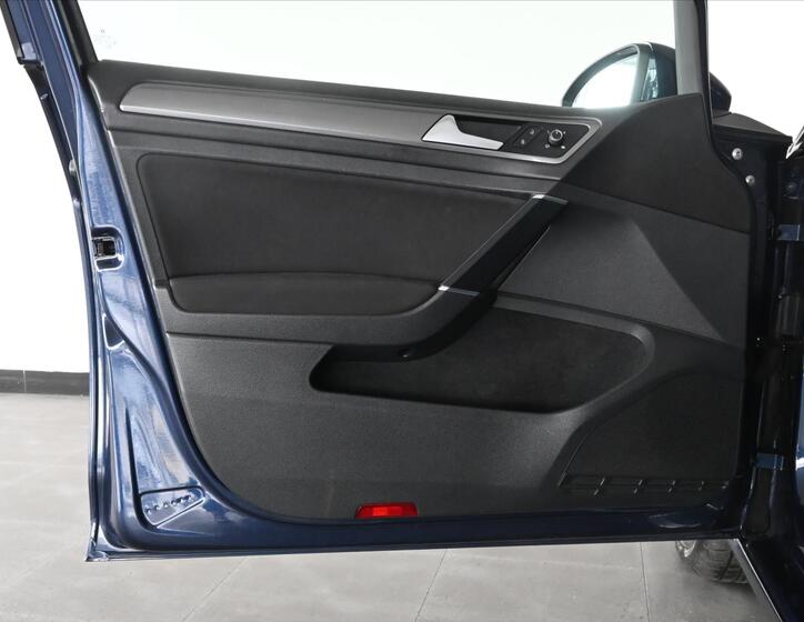 Volkswagen Golf 26
