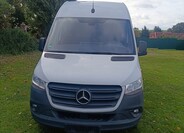 Mercedes-Benz Sprinter 9