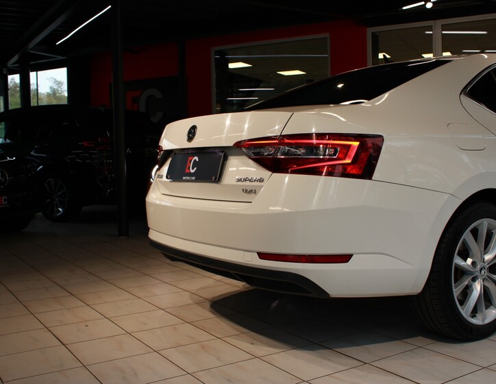 Škoda Superb 8