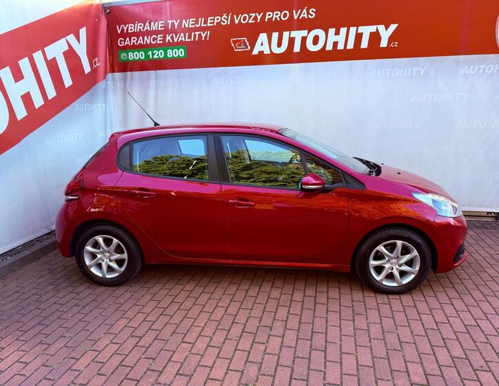 Peugeot 208 5