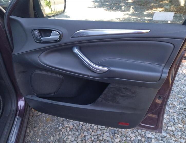Ford S-MAX 19