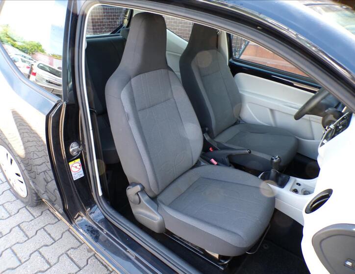 Volkswagen up! 25