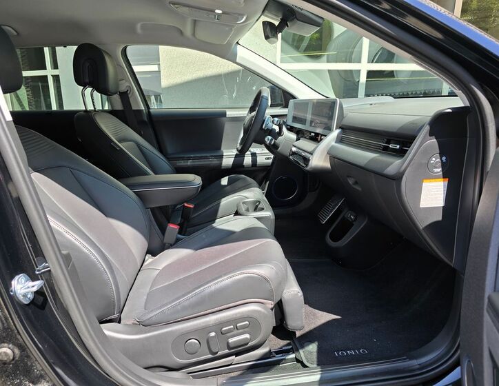 Hyundai IONIQ 23