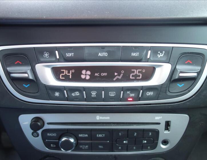 Renault Fluence 22