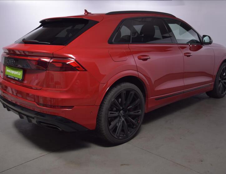 Audi Q8 5