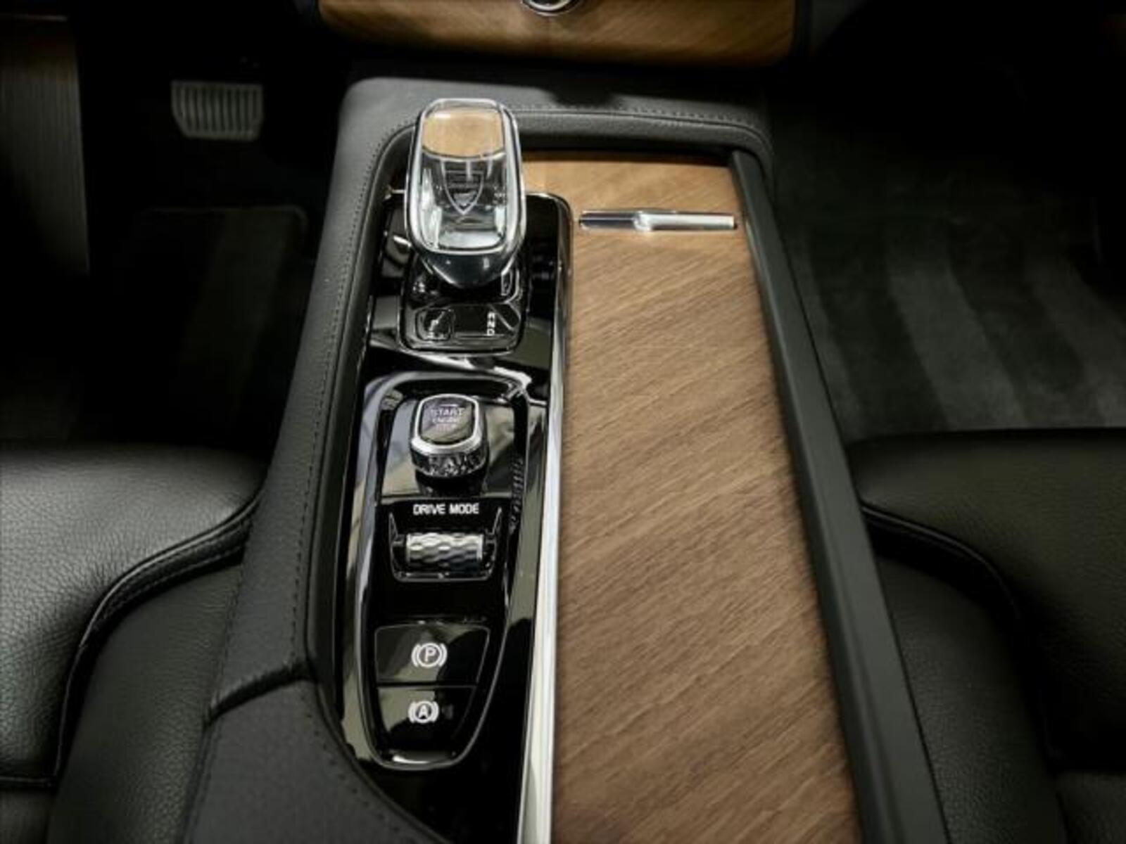 Volvo XC90 23