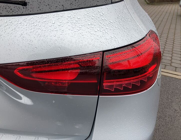 Mercedes-Benz GLA 11