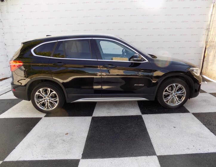 BMW X1 6