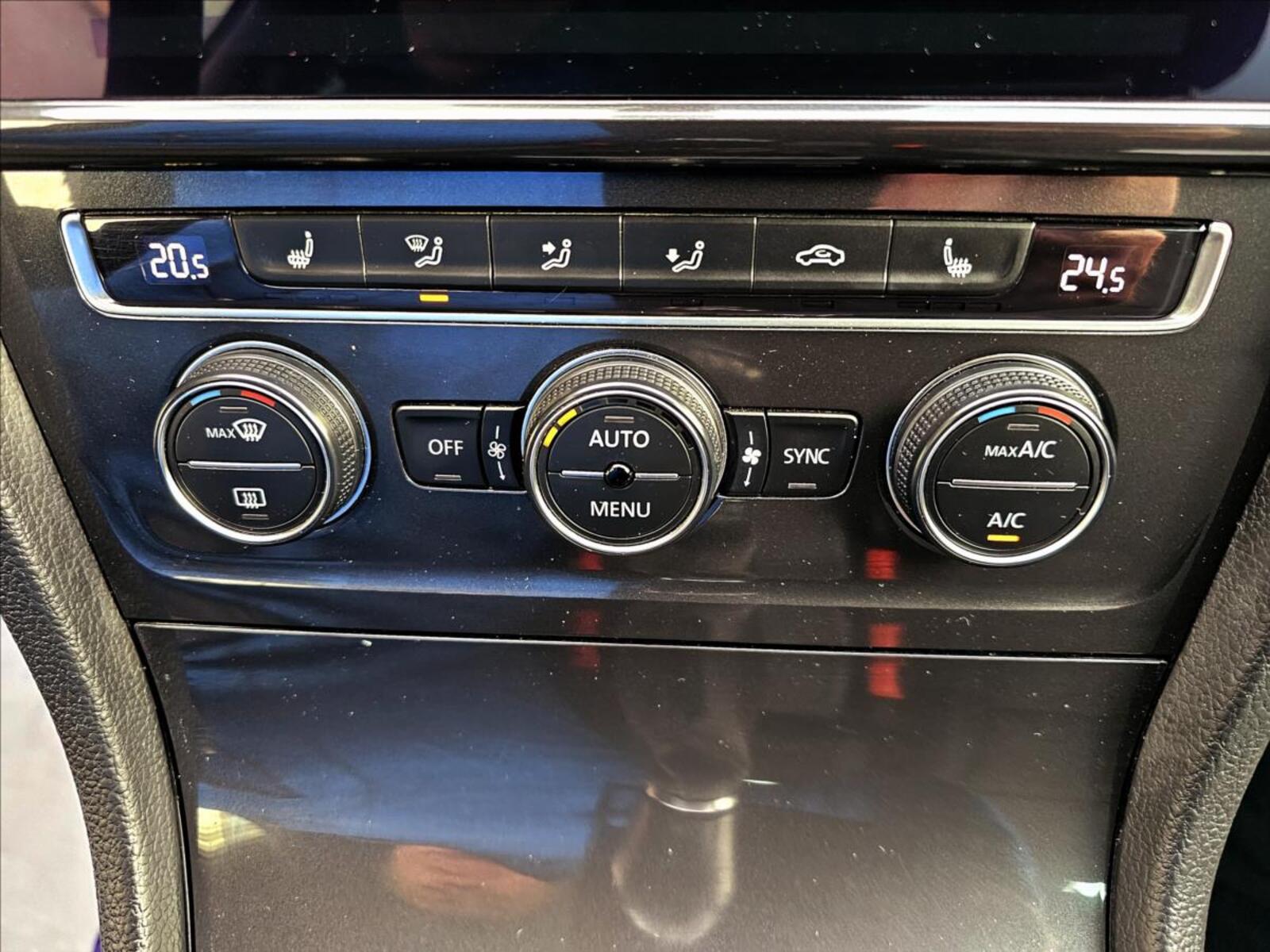 Volkswagen Golf 17