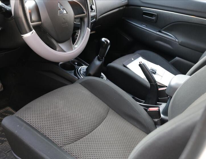 Mitsubishi ASX 16