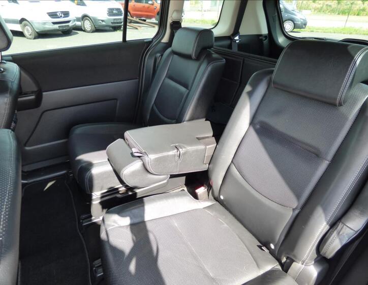 Mazda 5 27