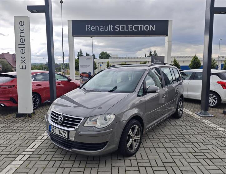 Volkswagen Touran 1